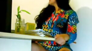 Prima che arrivasse il fidanzato, tette belle nude la ragazza si svegliò nella culla da sola
