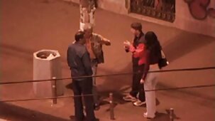Un giocatore di basket e un tre-pointer ha segnato, e un grande belle ragazze nude in spiaggia culo asiatico in pantaloncini scopata bene