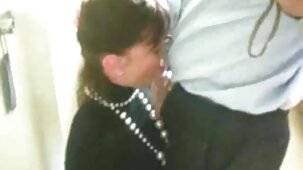 La donna incinta grassa con un taglio di capelli belle donne nude corto richiede sempre il sesso completo da suo marito