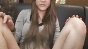 Di notte ha scopato la sua ragazza russa bella ragazza nuda in calze nere