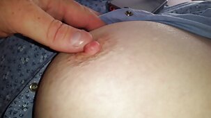 Una bionda russa ha gettato una canna da pesca al ragazzo che le piaceva con belle donne mature nude una sega e un pompino
