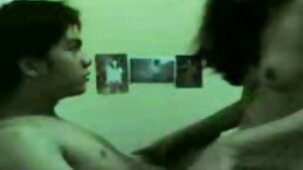 Durante bellissime nude uno spettacolo privato di webcam, una bionda russa si è data alla pecorina in POV