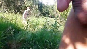 Per i suoi frequenti spettacoli belle tette nude in webcam, la giovane latina usa sempre un plug anale e un dildo