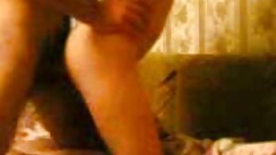 Un grasso donne belle e nude Italiano ragazza dita lei peloso micio in anteriore di lei webcam