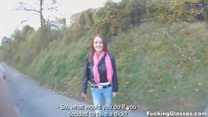 Bruno studente si sforza di dare un pompino in bionde belle nude POV