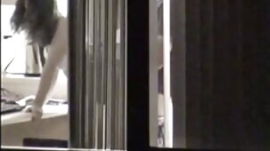 Una bionda nuda in olio parla di argomenti nobili a casa e lo prende semplicemente in bocca durante belle donne nude pelose i massaggi
