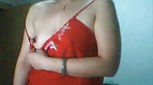 Succhiare in una barca sul una bella ragazza nuda fiume