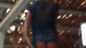 Sesso su una sedia con un petite Asiatico belle casalinghe nude attraverso mutandine