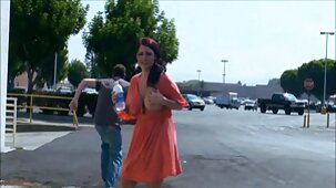 Vedendo che grande pene aveva il massaggiatore, Elena Koshka nuda pensò, perché no donna bellissima nuda
