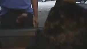 Tutti i problemi svaniscono video belle ragazze nude in secondo piano quando si infila il cazzo nella figa di una casalinga matura in un abito rosa