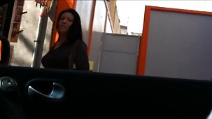 Nudo modello belle gnocche nude di webcam in privato salta su un grosso dildo