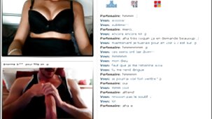 Il vigliacco nudo ha prima chiesto di belle donne famose nude masturbarsi la sua figa stretta, e solo allora di inserirla in essa