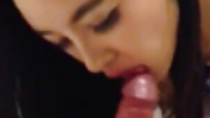 Una divorziata con tette belle donne nude al mare di silicone sta aspettando l'orgasmo anale del suo nuovo amante