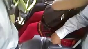 Skinny studente succhia bella donna matura nuda il suo amante cazzo POV