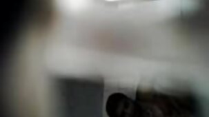 Bionda con tette bella mora nuda finte viene scopata da un grosso cazzo