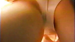 Fatti donne belle e nude in casa video privato con un nudo tatuato bionda