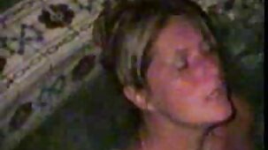 Fanculo belle mature nude un grasso puttana con nero capelli in il bocca e in spazio attraverso lei mutandine