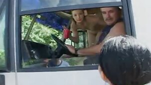 Fresco 19-year-old mungitura ragazze ondeggiare durante il sesso ragazze bellissime nude