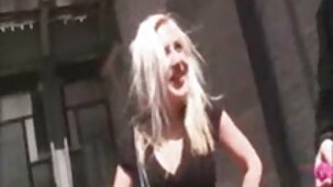 Bella donna mantenuta con un taglio di capelli pubico sta per fare sesso duro con un grosso cazzo con schiavitù belle donne nude italiane