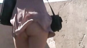 La giovane donna in belle donne nude al mare miniatura 