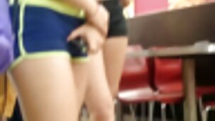 In piedi sesso anale belle nude gratis con un pigro bottino bruna con tette naturali