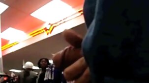 Video amatoriale di un vero adultero di Latina di 30 donne più belle nude anni