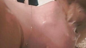 Grande culo mamma spesso si arrabbia quando il ragazze più belle del mondo nude suo compagno di stanza ottiene nelle sue mutandine