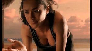 Non lasciare donne belle e nude che un buco del culo bruna si annoia fino a quando lei cums in bocca