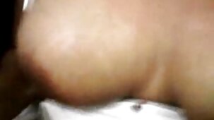 Il figlio di una cagna ha belle tette nude dichiarato la sua giovane moglie una puttana e ha chiesto che lei succhiare il suo cazzo ogni giorno