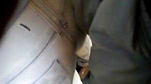 Piegato cagnetto rosso puttana in bianco calze belle ragazze nude porno autoreggenti e corsetto