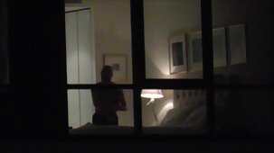 La ragazza nella modelle bellissime nude stanza della sorella minore ha incorniciato il culo al suo stronzo