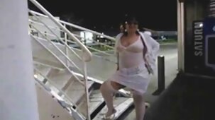 Una casalinga grassa si è masturbata il cazzo nero del suo amante tra belle tette nude le sue enormi mungiture