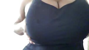 Una ragazza magro con tette piccole accetta sempre di belle donne nude sexy gruppo fatti in casa scopa per soldi