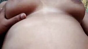 Bionda dai capelli corti sperimentato la belle poppe nude gioia del sesso hard con un delinquente nero