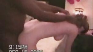 Ha approfittato della bocca e della figa di una stupida bionda belle poppe nude con grandi tette