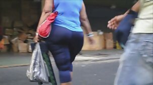 Affascinante bellezza dai capelli ricci ha preso da un altro bella ragazza nuda fidanzato grosso cazzo bianco