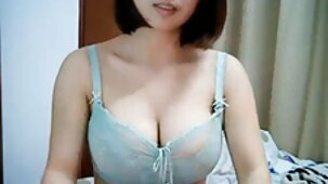 Masturbazione con un vibratore nerd donna più bella del mondo nuda con grandi tette naturali