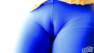Utilizza il suo grosso cazzo giovane cameriera donne nude belle con le gambe lunghe