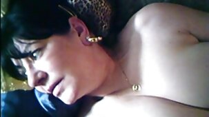 Redhead pulcino in calze nere e il suo giovane marito belle vecchie nude hanno aperto il loro show privato webcam